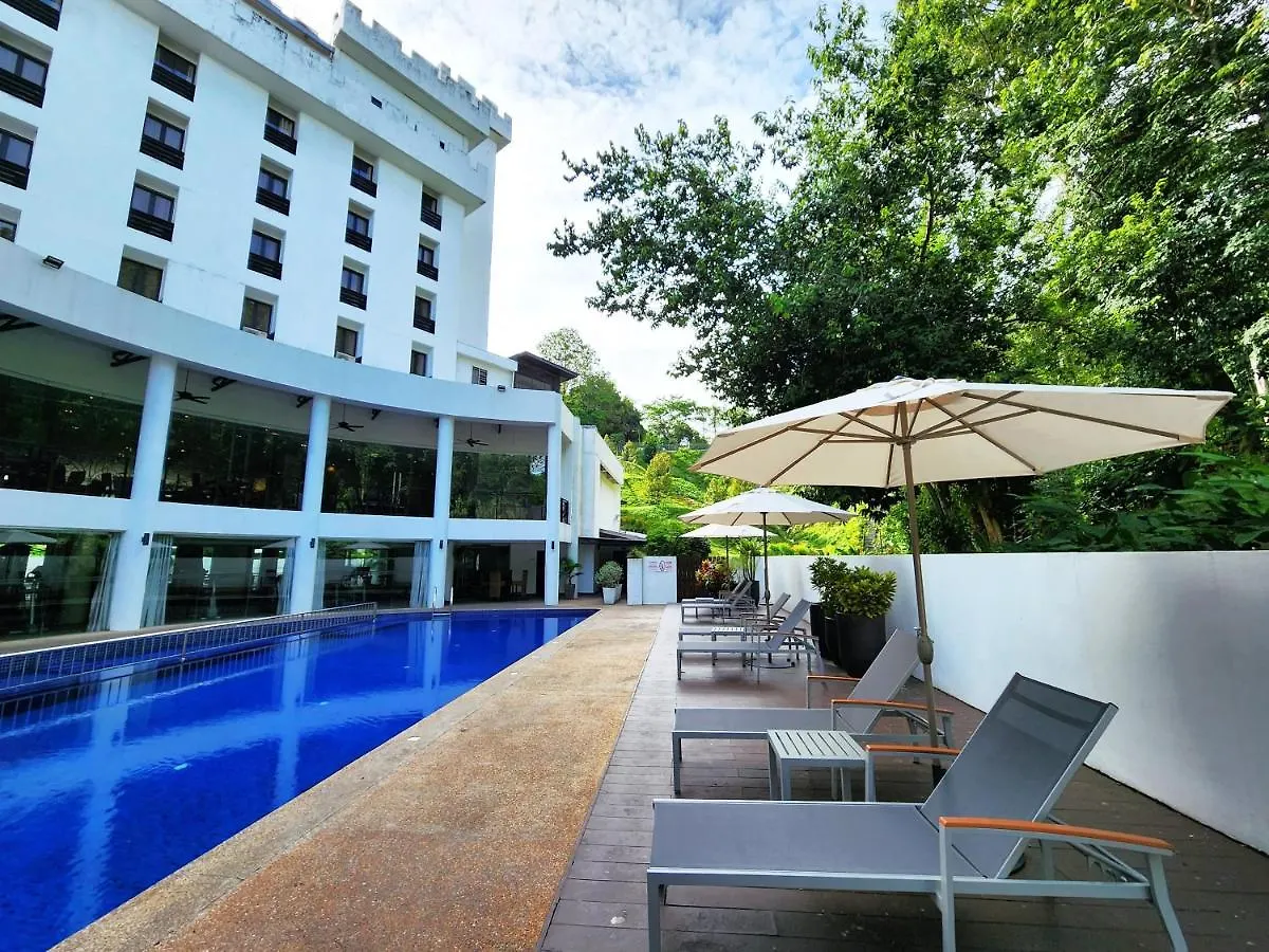 The Palace Hotel Kota Kinabalu 4*,